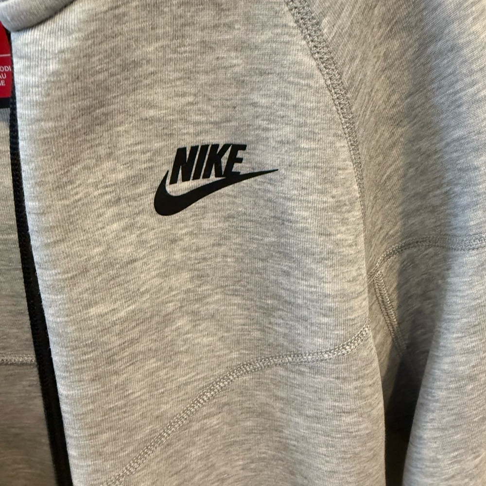 Nike Boys’ Tech Fleece Full Zip Sweatshirt - Picture 2 of 10